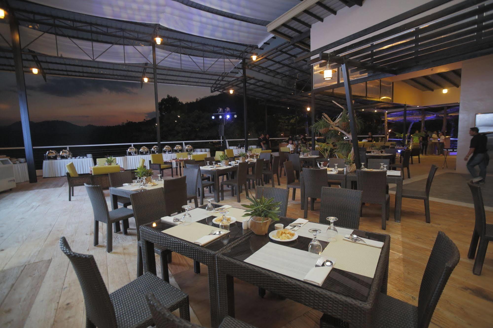 Green Canyon Leisure Farms Clark Field 외부 사진
