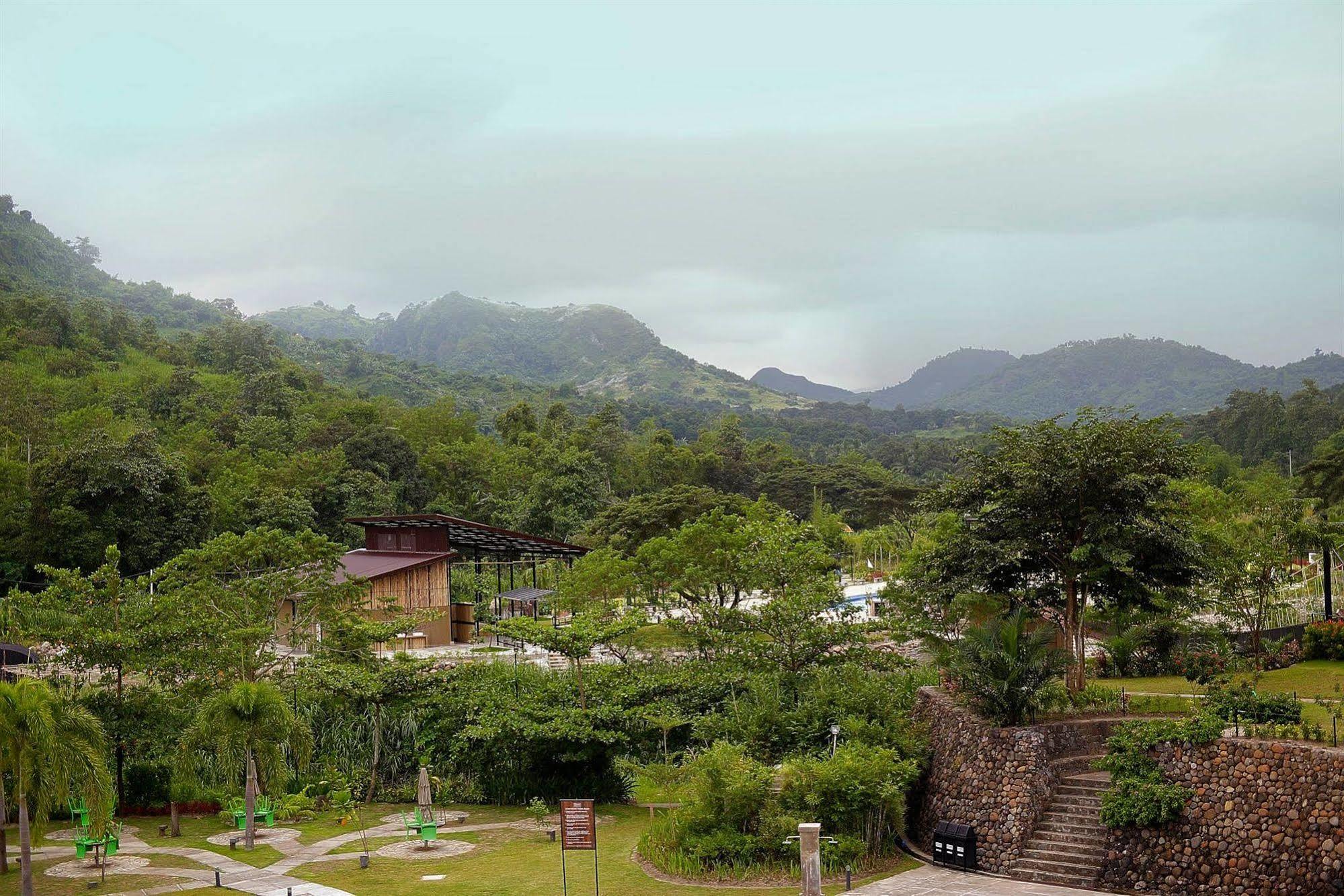 Green Canyon Leisure Farms Clark Field 외부 사진